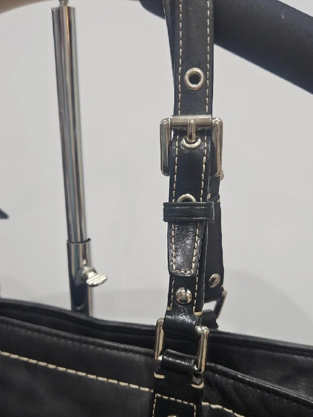 Coach Hampton Black Leather Tote with Contrast Stitching and Buckle Straps - Picture 3 of 13